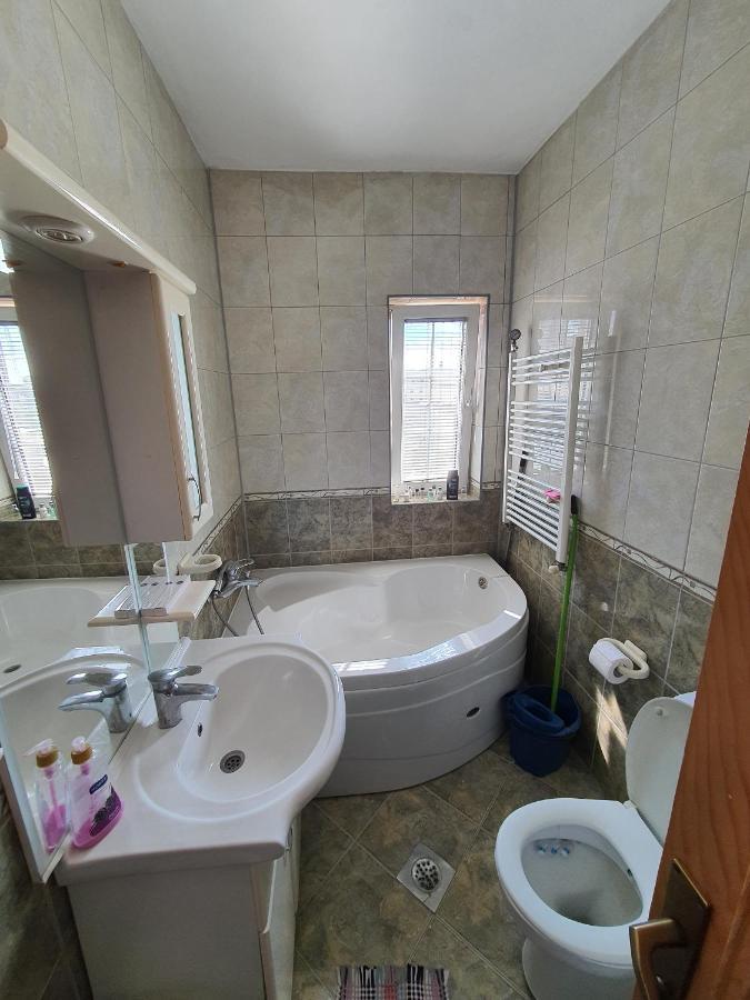 Zogu Apartments - City View Pristina Kültér fotó